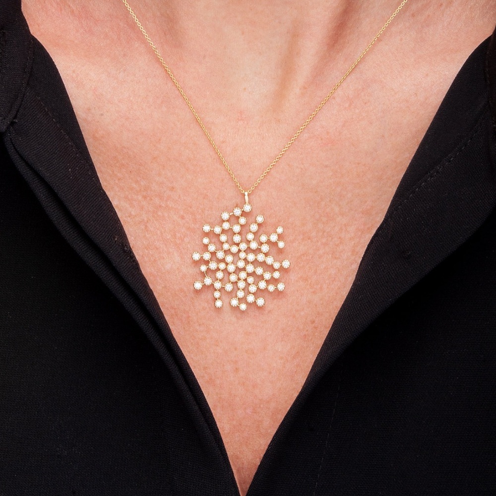 large 14k gold diamond scattered bezel
pendant necklace 1 carat💎